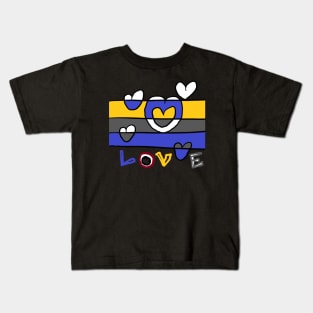 love and heart pattern Kids T-Shirt